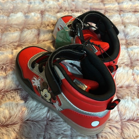 Disney Mickey Mouse kids light up sneakers 10 - Picture 5 of 7
